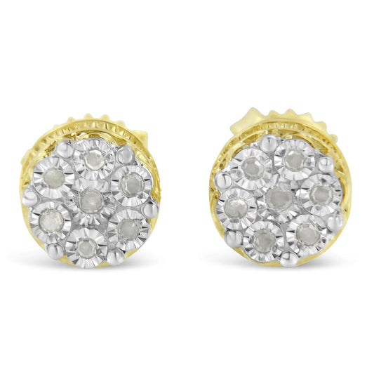 Pendientes de Botón con Diseño Floral de Diamantes (1/7 ct) en Plata y Baño de Oro 14K